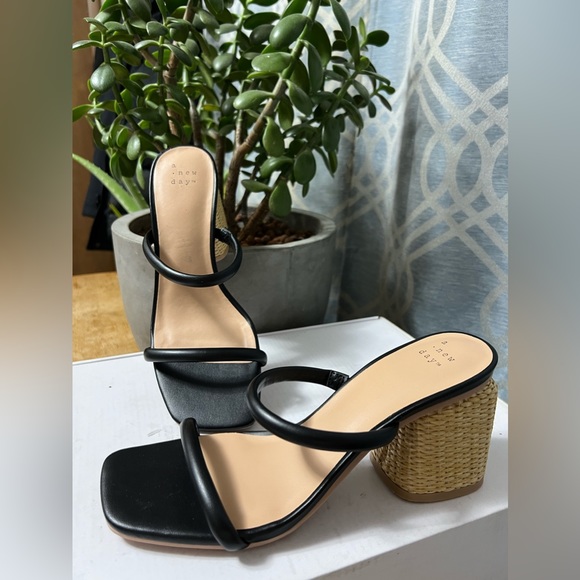 A New Day lavender sandals *women’s 9 *never... - Depop